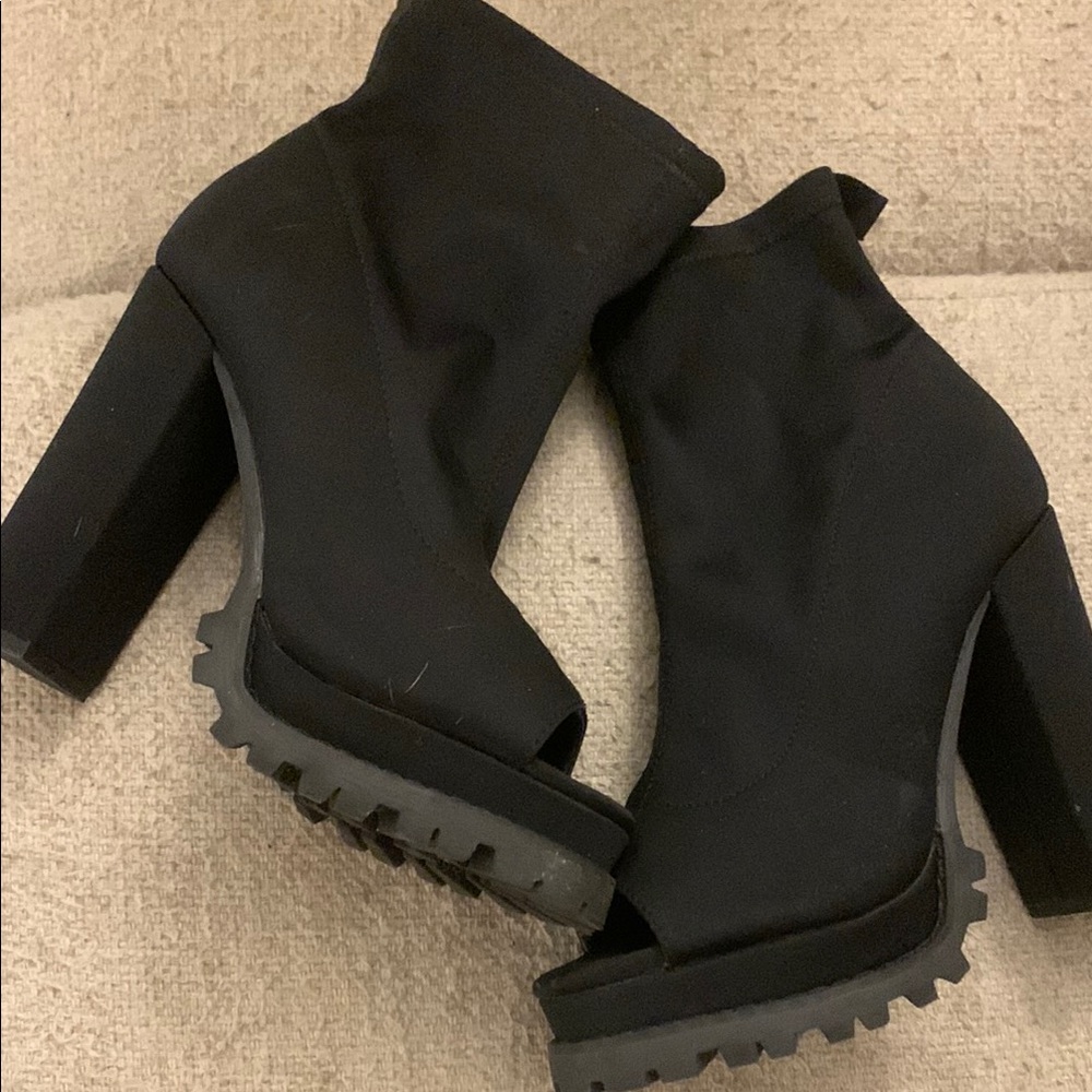 Black Chunky Heeled Boots with Platform